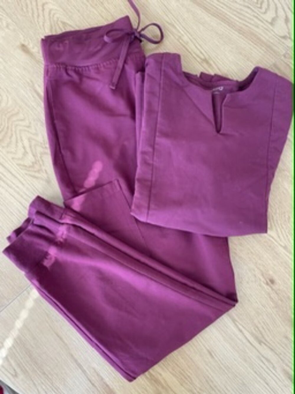 Mandala scrubs in Plum
